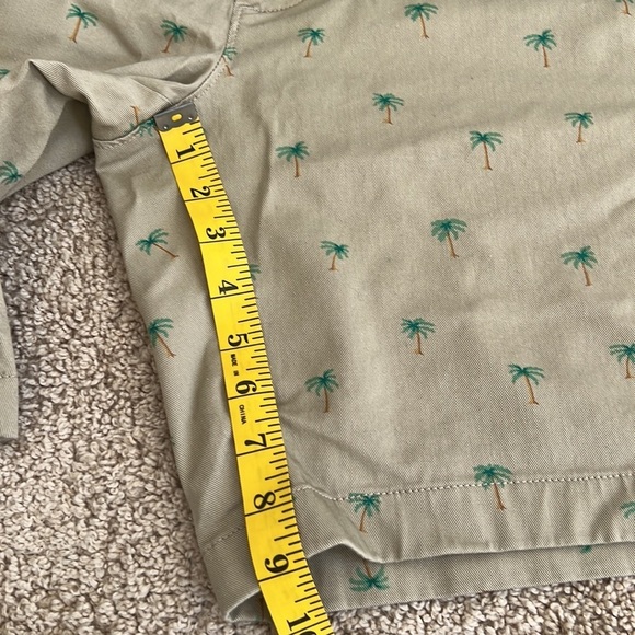 New! J.Crew factory mens SZ 34, khaki shorts with palm trees. - Picture 4 of 7